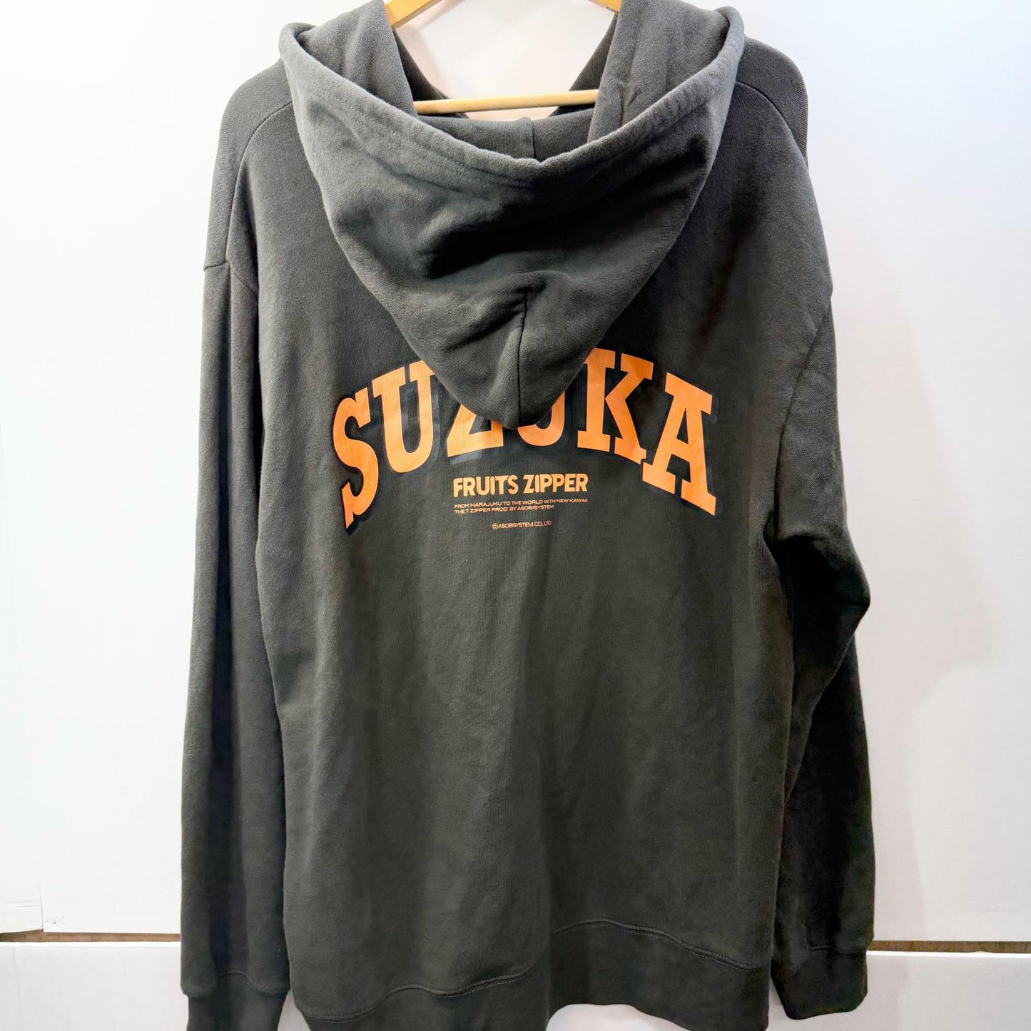 FRUITS ZIPPER 鎮西寿々歌 OSHI API パーカー XLサイズ