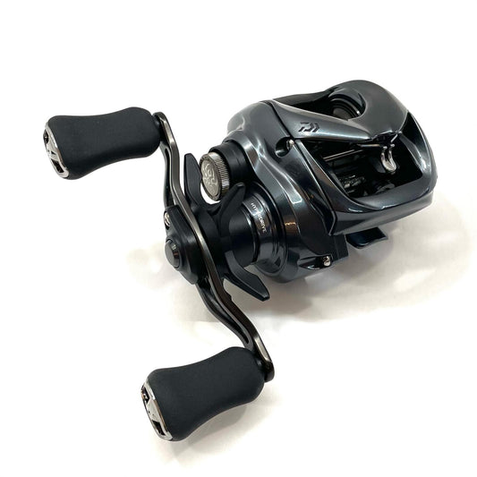 【フィッシング/釣り/釣具/リール】 【ベイトリール/右ハンドル】Daiwa | ダイワ 25タトゥーラSVTW 100H【尾張小牧店】