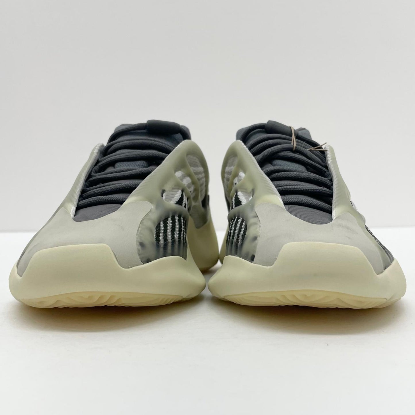 【中古】adidas | アディダス YEEZY 700V3 "Fade Salt"/イージー700V3 "フェイド ソルト"　スニーカー 靴　ID1674 グレー 27cm【尾張小牧店】