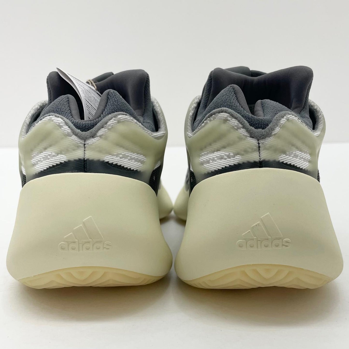 【中古】adidas | アディダス YEEZY 700V3 "Fade Salt"/イージー700V3 "フェイド ソルト"　スニーカー 靴　ID1674 グレー 27cm【尾張小牧店】