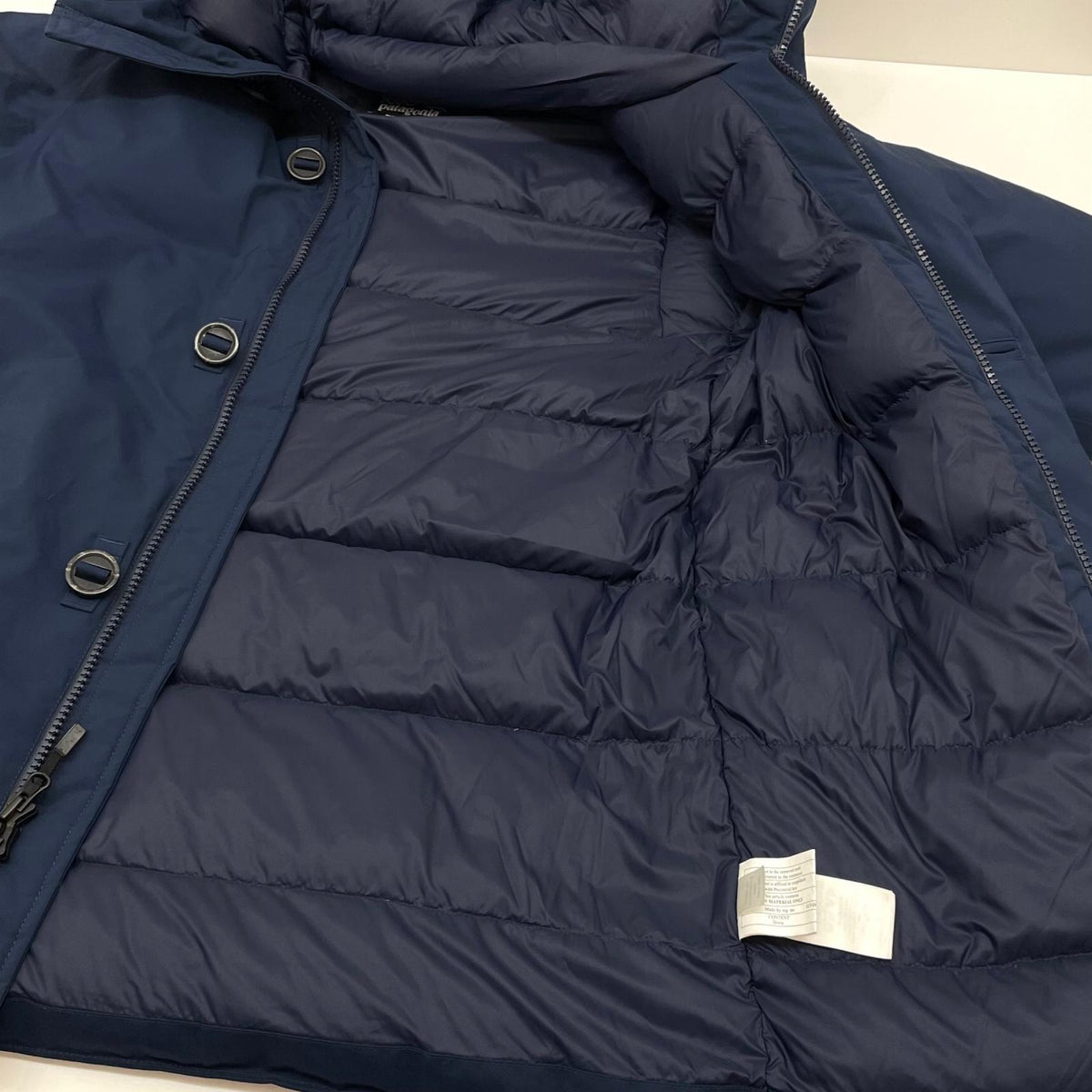 【中古】patagonia | パタゴニア フローズンレンジ マウンテンパーカー 27975 ネイビー サイズ：M【尾張小牧店】