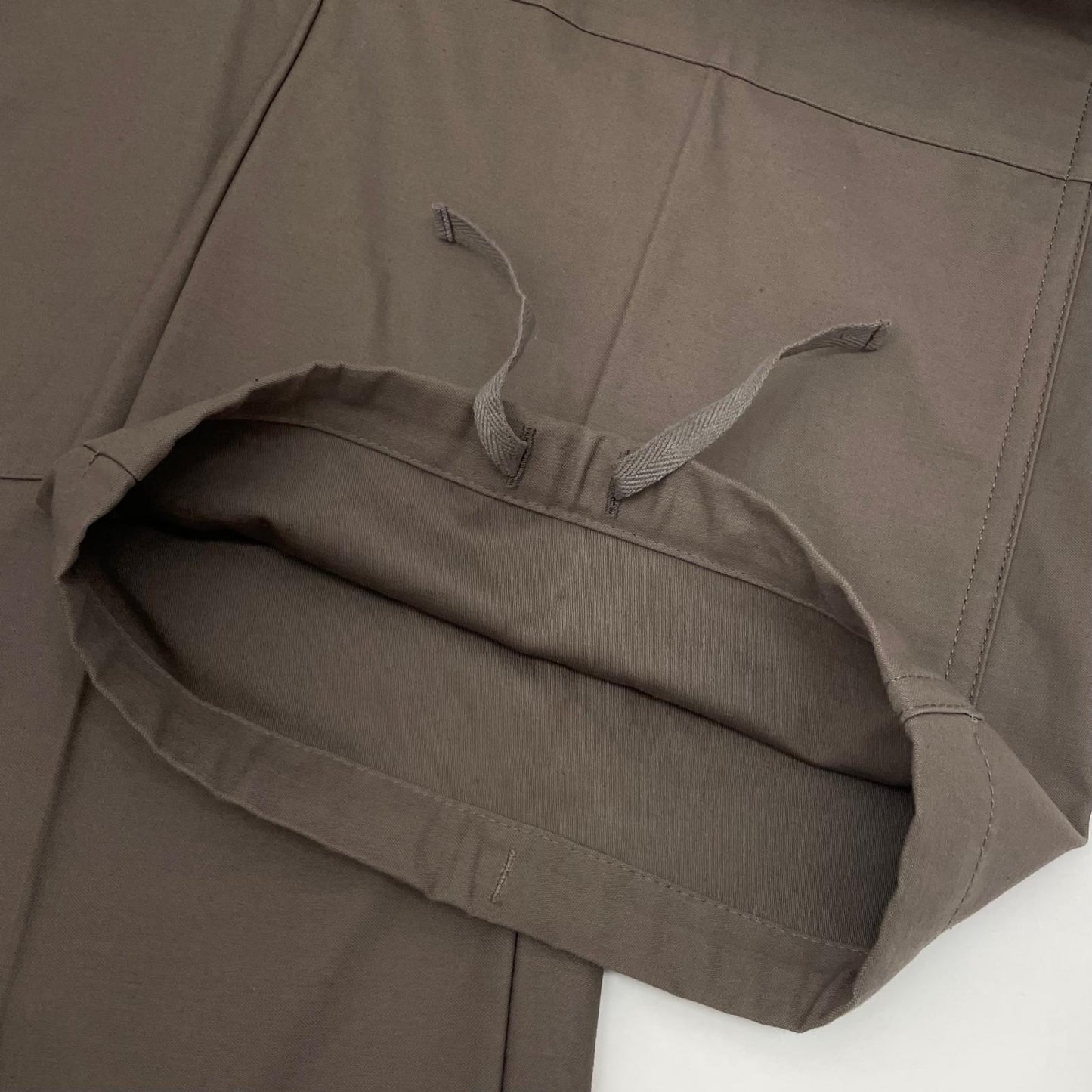 【中古】Sacai×WTAPS | サカイ×ダブルタップス　25SS Cotton Back Satin Pants 01 コットンバック サテンパンツ 25-03695M ベージュ サイズ：1【尾張小牧店】
