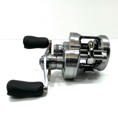【フィッシング/釣り/釣具/リール】 【ベイトリール/右ハンドル】SHIMANO | シマノ 26カルカッタコンクエスト DC 200XG【尾張小牧店】