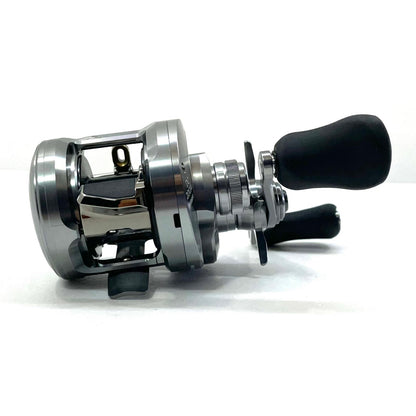 【フィッシング/釣り/釣具/リール】 【ベイトリール/右ハンドル】SHIMANO | シマノ 26カルカッタコンクエスト DC 200XG【尾張小牧店】
