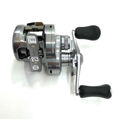 【フィッシング/釣り/釣具/リール】 【ベイトリール/右ハンドル】SHIMANO | シマノ 26カルカッタコンクエスト DC 100HG【尾張小牧店】