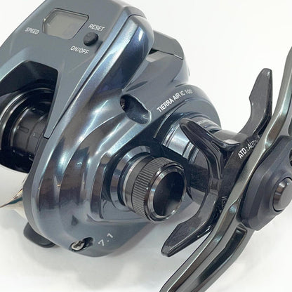 【フィッシング/釣り/釣具/リール】 【ベイトリール/右ハンドル】Daiwa | ダイワ ※付属品なし　24ティエラAIR IC 100H【尾張小牧店】