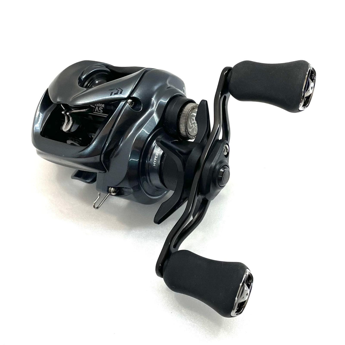 【フィッシング/釣り/釣具/リール】 【ベイトリール/左ハンドル】Daiwa | ダイワ 24タトゥーラ SV TW 100L【尾張小牧店】
