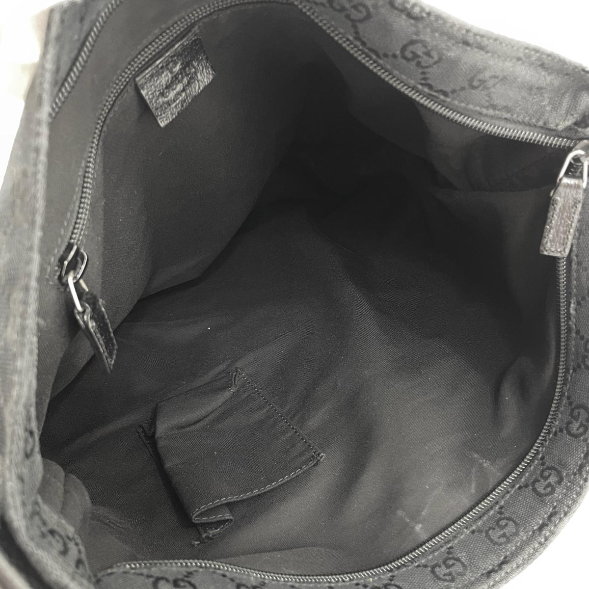 【中古】GUCCI | グッチ GGキャンバス シェリーライン ショルダーバッグ 189751・497717 ブラック【尾張小牧店】