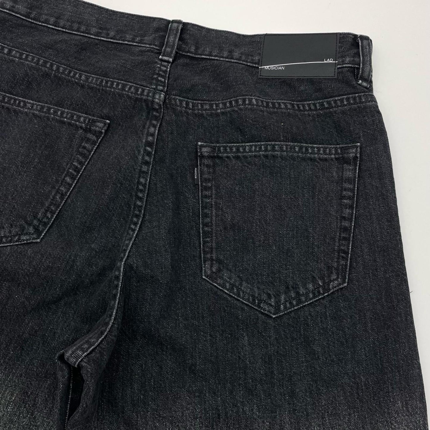 LAD MUSICIAN | ラッドミュージシャン 11.5oz GRADATION DENIM WIDE STRAIGHT PANTS デニムパンツ 2126-504 ブラック サイズ：44【尾張小牧店】