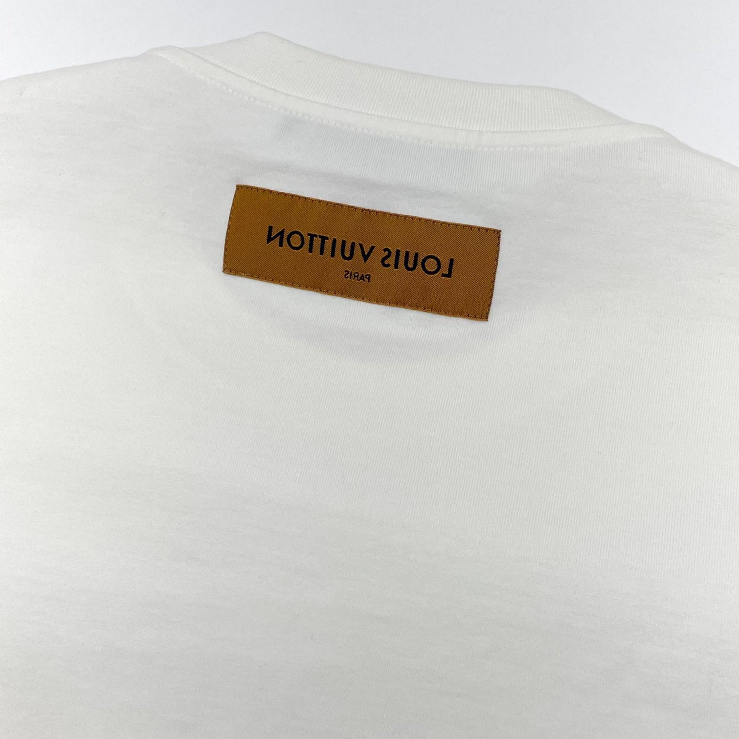 【中古】LOUIS VUITTON | ルイ・ヴィトン　22AW インサイドアウト グラフィックロゴ刺繍　半袖Ｔシャツ RM222 DT3 HNY75W ホワイト サイズ：S【尾張小牧店】