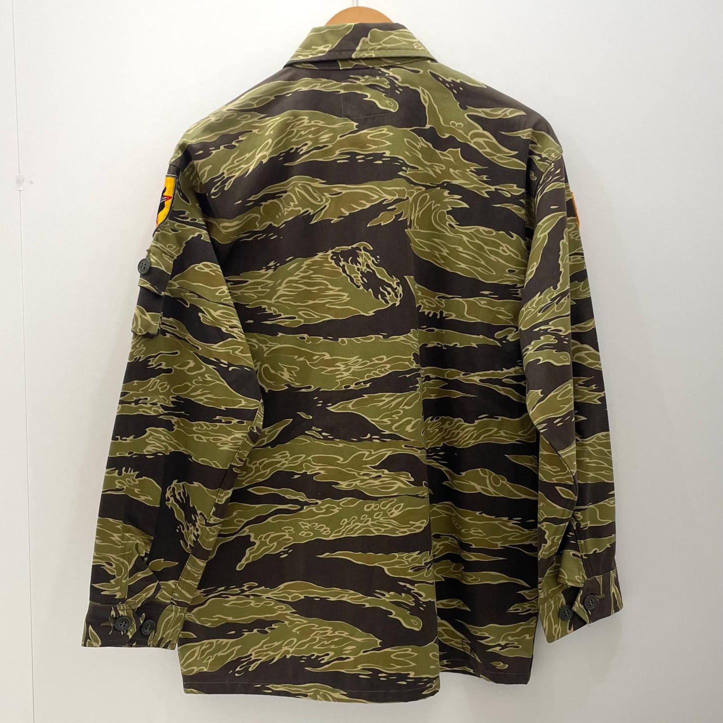 【中古】The REAL McCOY'S | ザリアルマッコイズ TIGER CAMOUFLAGE SHIRT ミリタリージャケット カモ柄 サイズ：M【尾張小牧店】
