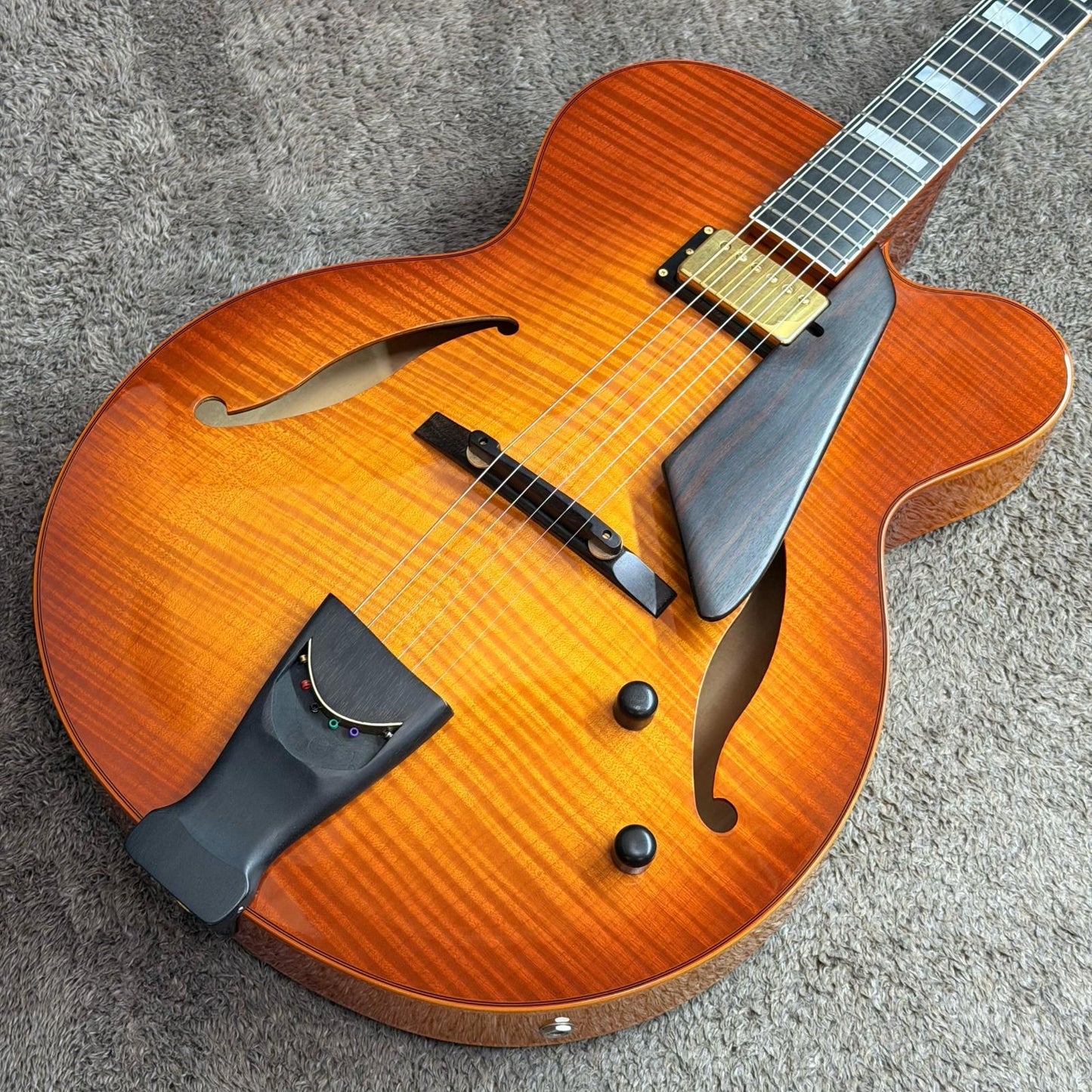 D'Aquisto | ダキスト 楽器 DQ-JZ Jazz Line Violin Burst 2003年製【尾張小牧店】