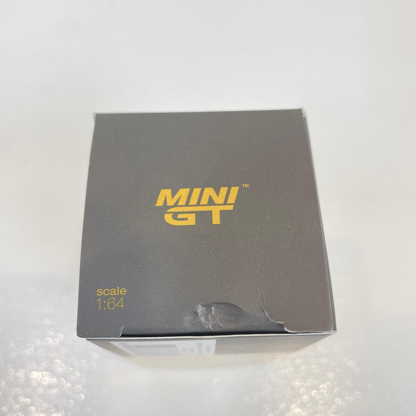 MINI GT 1/64 ランドローバー ディフェンダー 1989 キャメルトロフィー 優勝車 UKウェザリング塗装【尾張小牧店】