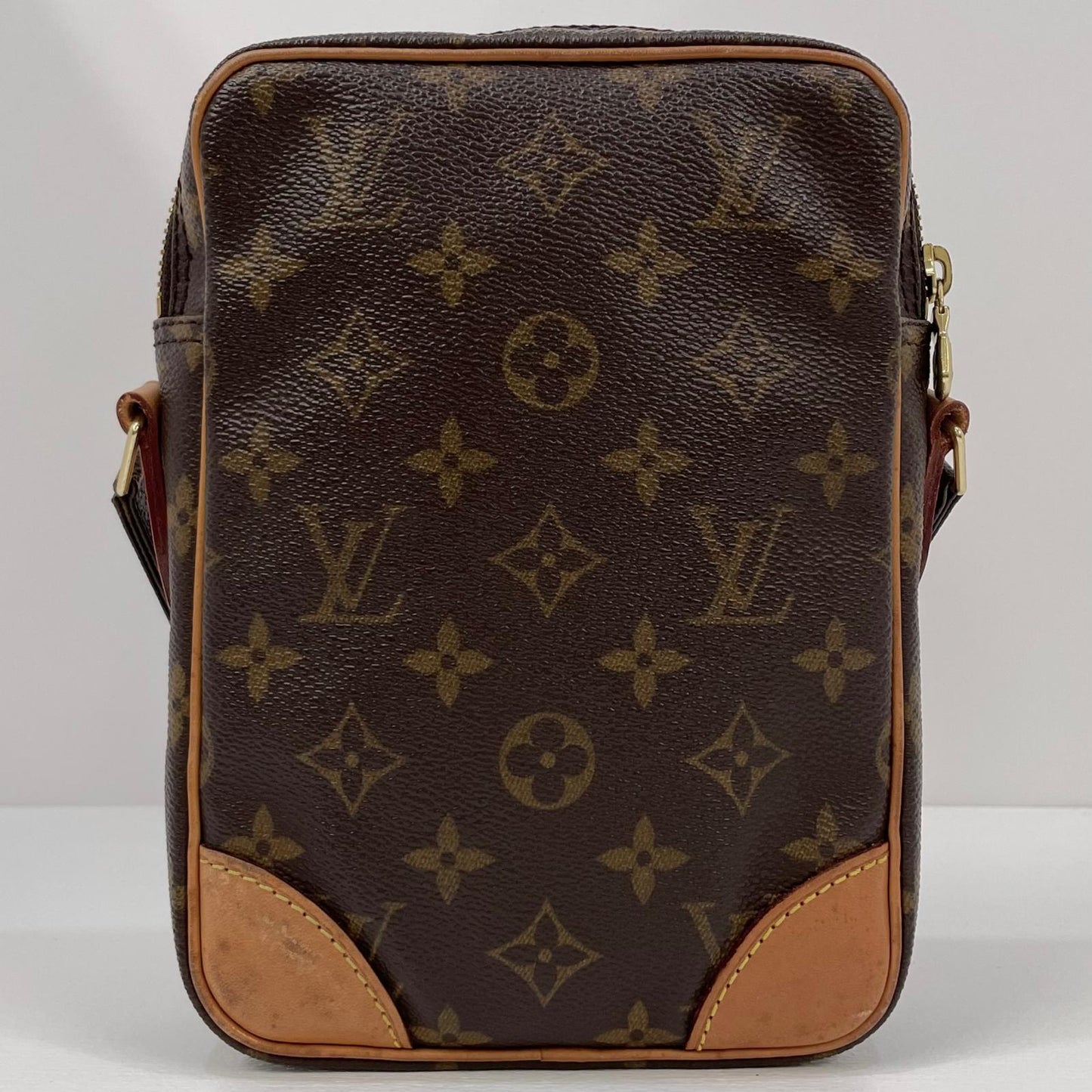 【中古】LOUIS VUITTON | ルイ・ヴィトン ダヌーブ モノグラム ショルダーバッグ M45266 ブラウン【尾張小牧店】