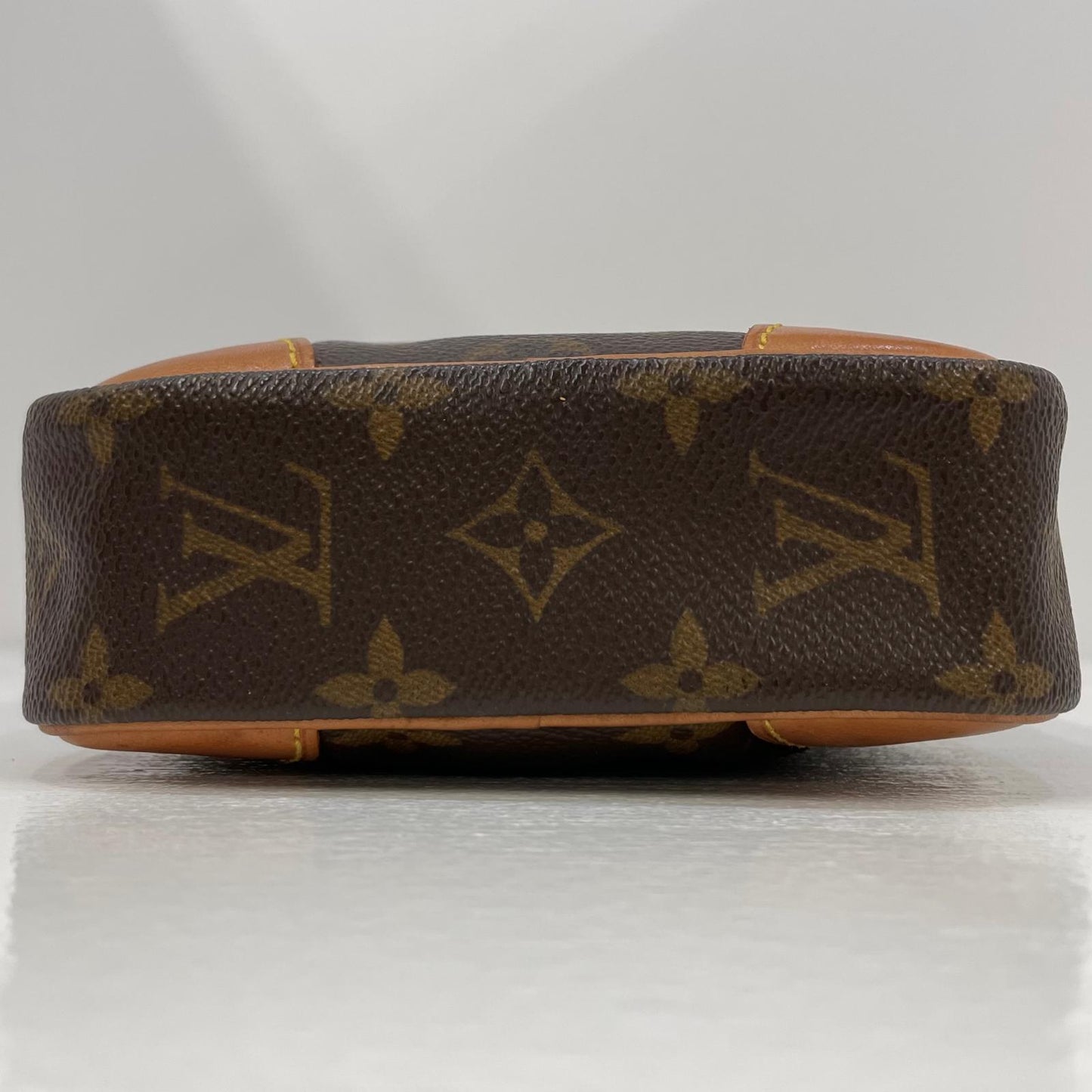 【中古】LOUIS VUITTON | ルイ・ヴィトン ダヌーブ モノグラム ショルダーバッグ M45266 ブラウン【尾張小牧店】