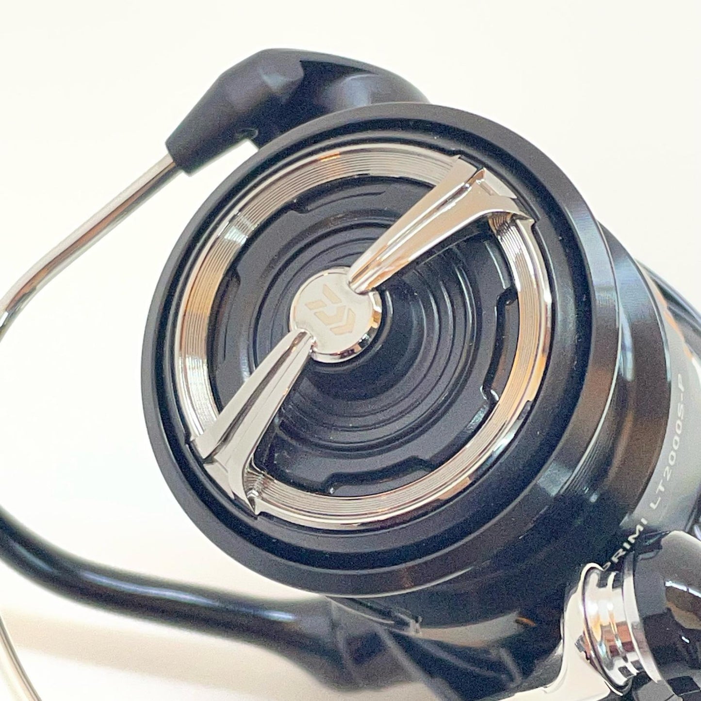 【フィッシング/釣り/釣具/リール】 【スピニングリール】Daiwa | ダイワ ※付属品なし 25イプリミ LT 2000S-P【尾張小牧店】