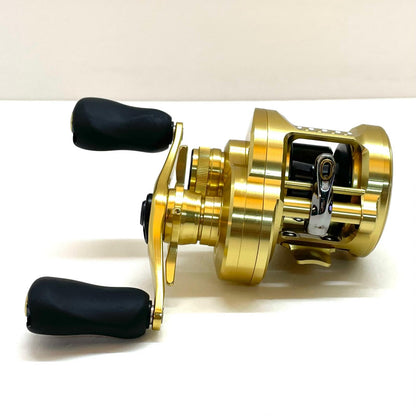 【フィッシング/釣り/釣具/リール】 【ベイトリール/右ハンドル】SHIMANO | シマノ 21カルカッタコンクエスト 200HG【尾張小牧店】