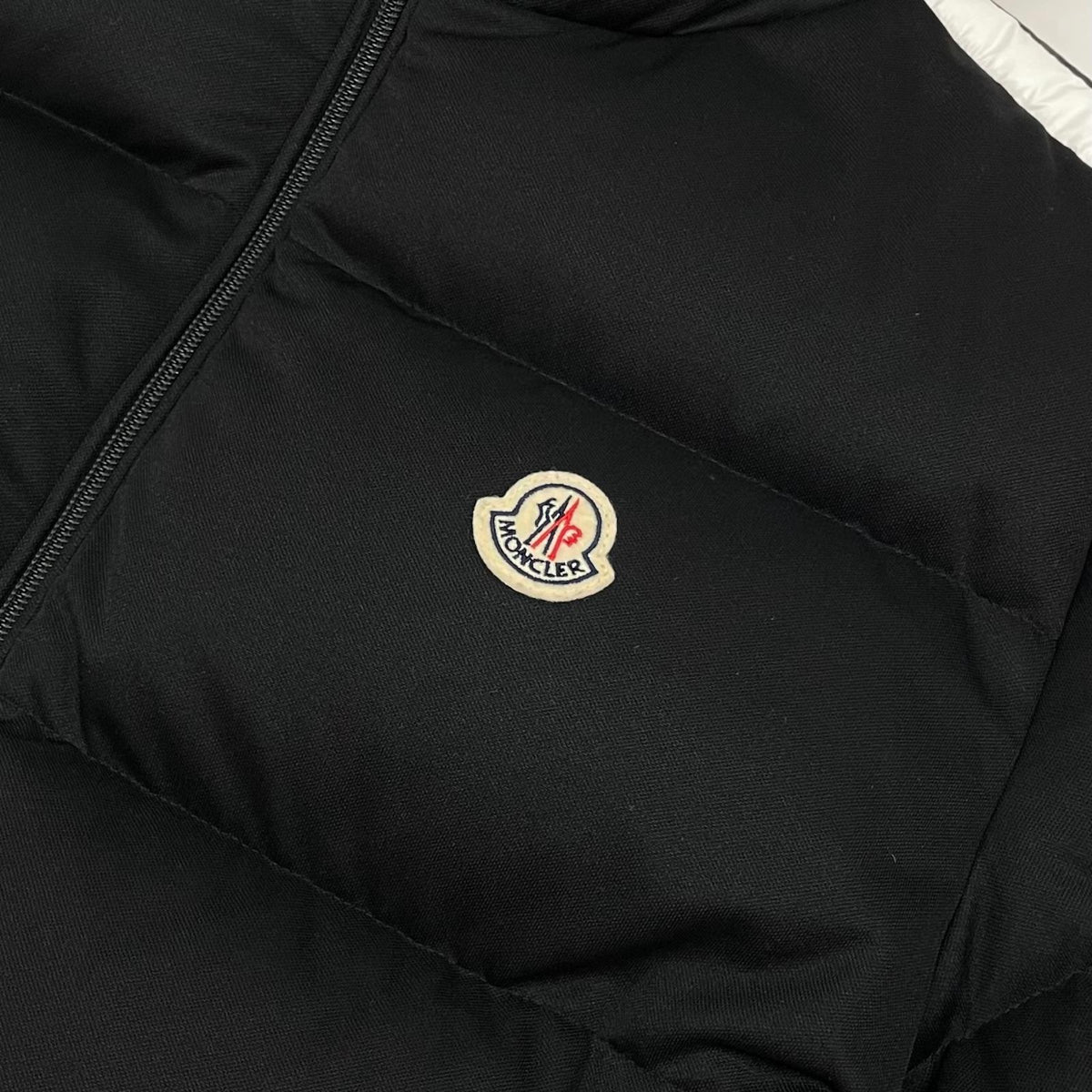 【中古】MONCLER | モンクレールジャパン　22AW SANBESAN ダウンジャケット H20911A00237 ブラック サイズ：5【尾張小牧店】