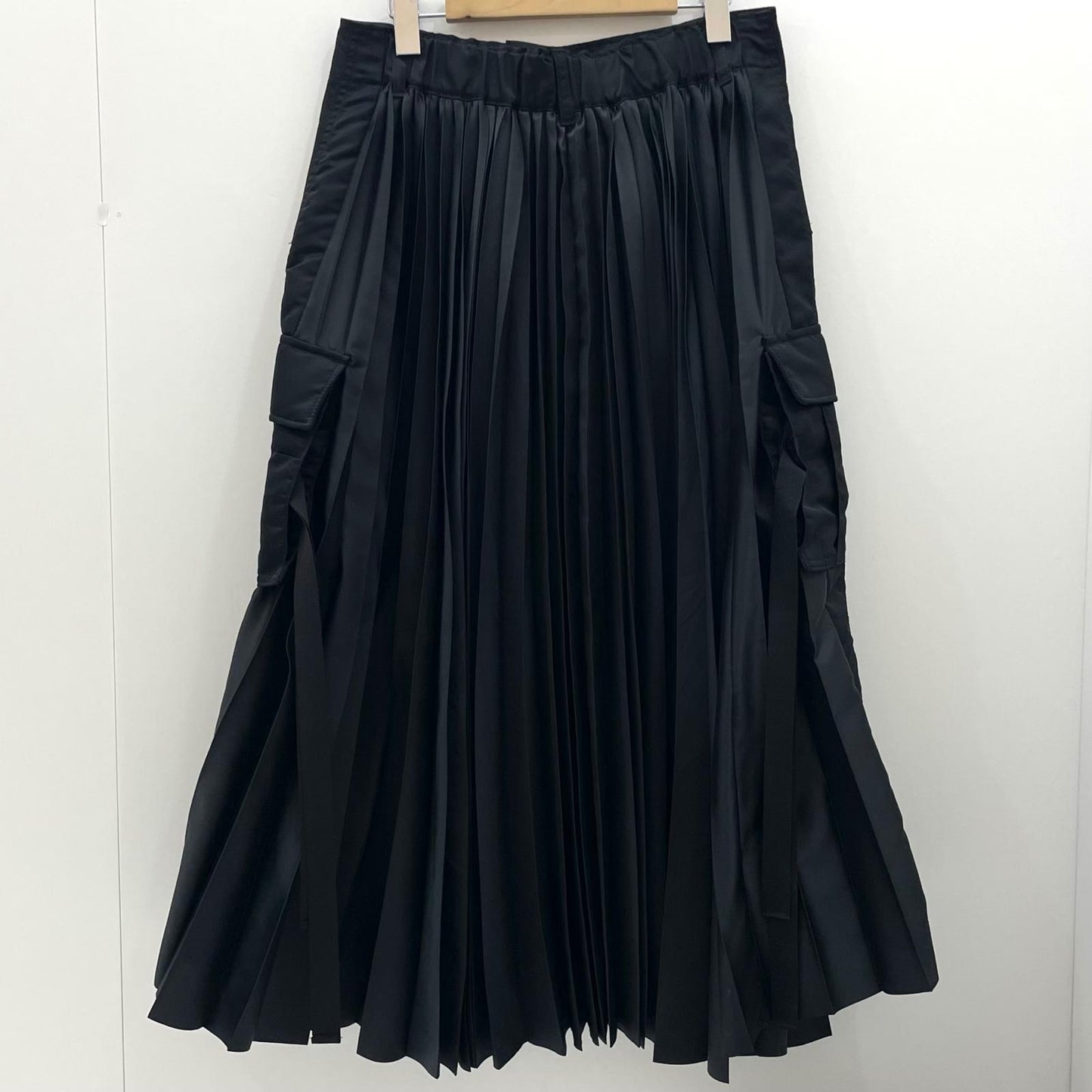 【中古】Sacai | サカイ Nylon-Twill Pleated Cargo Midi Skirt バックプリーツスカート SCW-205 ブラック サイズ：3【尾張小牧店】