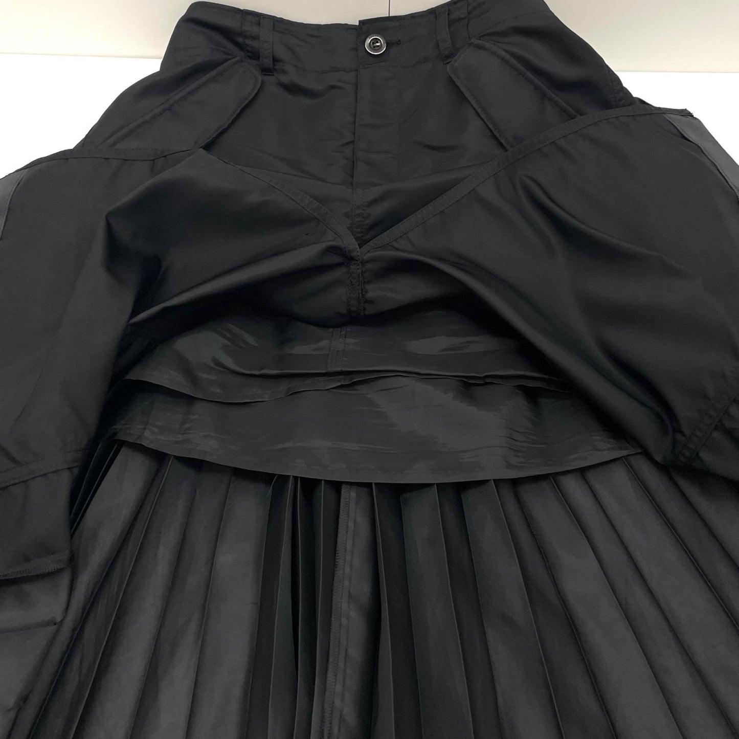 【中古】Sacai | サカイ Nylon-Twill Pleated Cargo Midi Skirt バックプリーツスカート SCW-205 ブラック サイズ：3【尾張小牧店】