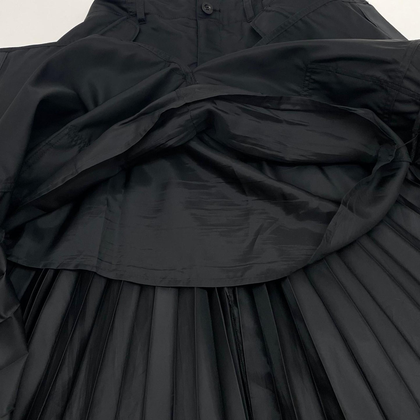 【中古】Sacai | サカイ Nylon-Twill Pleated Cargo Midi Skirt バックプリーツスカート SCW-205 ブラック サイズ：3【尾張小牧店】