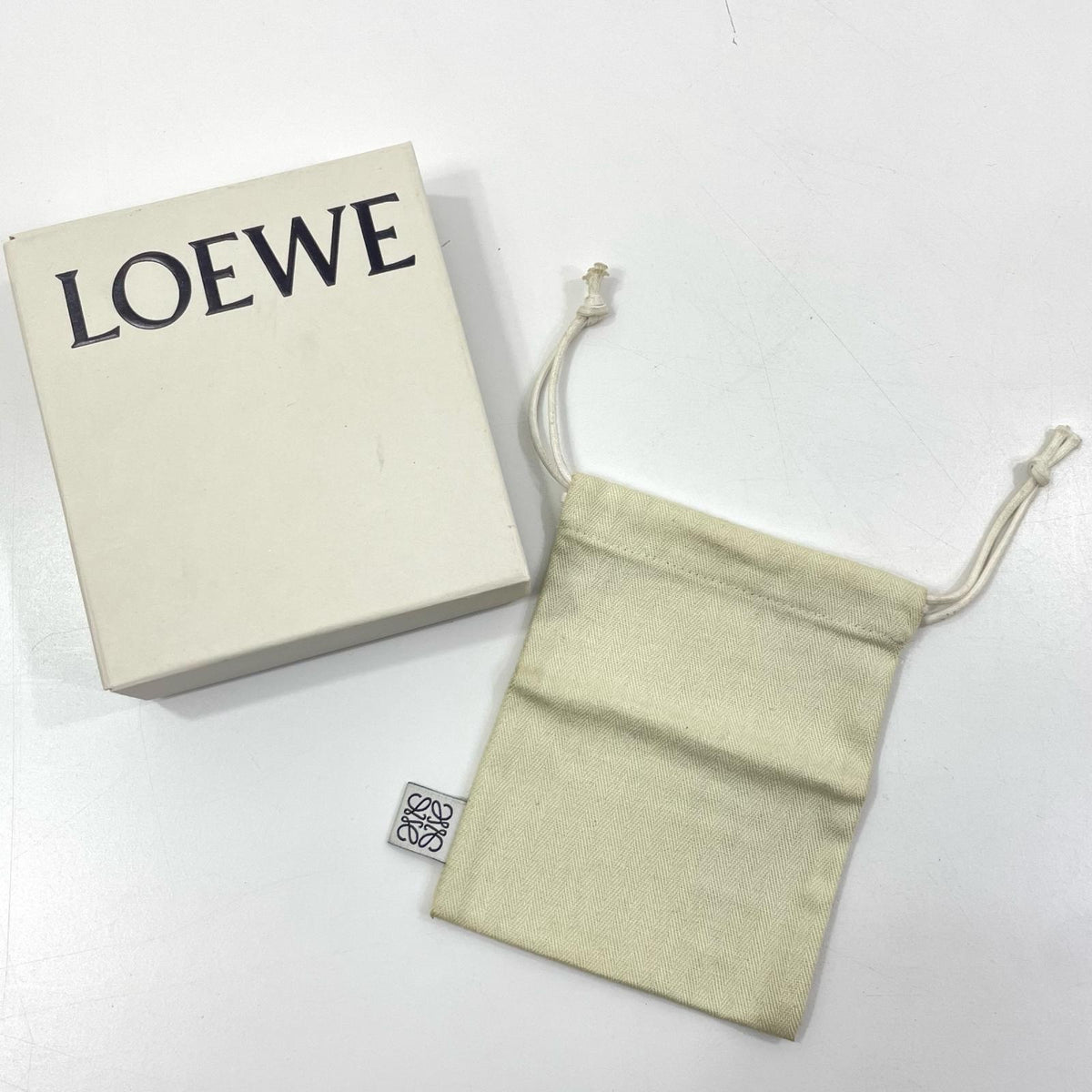 【中古】LOEWE | ロエベ アナグラム プレーン ぺブルグレインカーフスキン カードホルダー カードケース C821075X01 グレー【尾張小牧店】