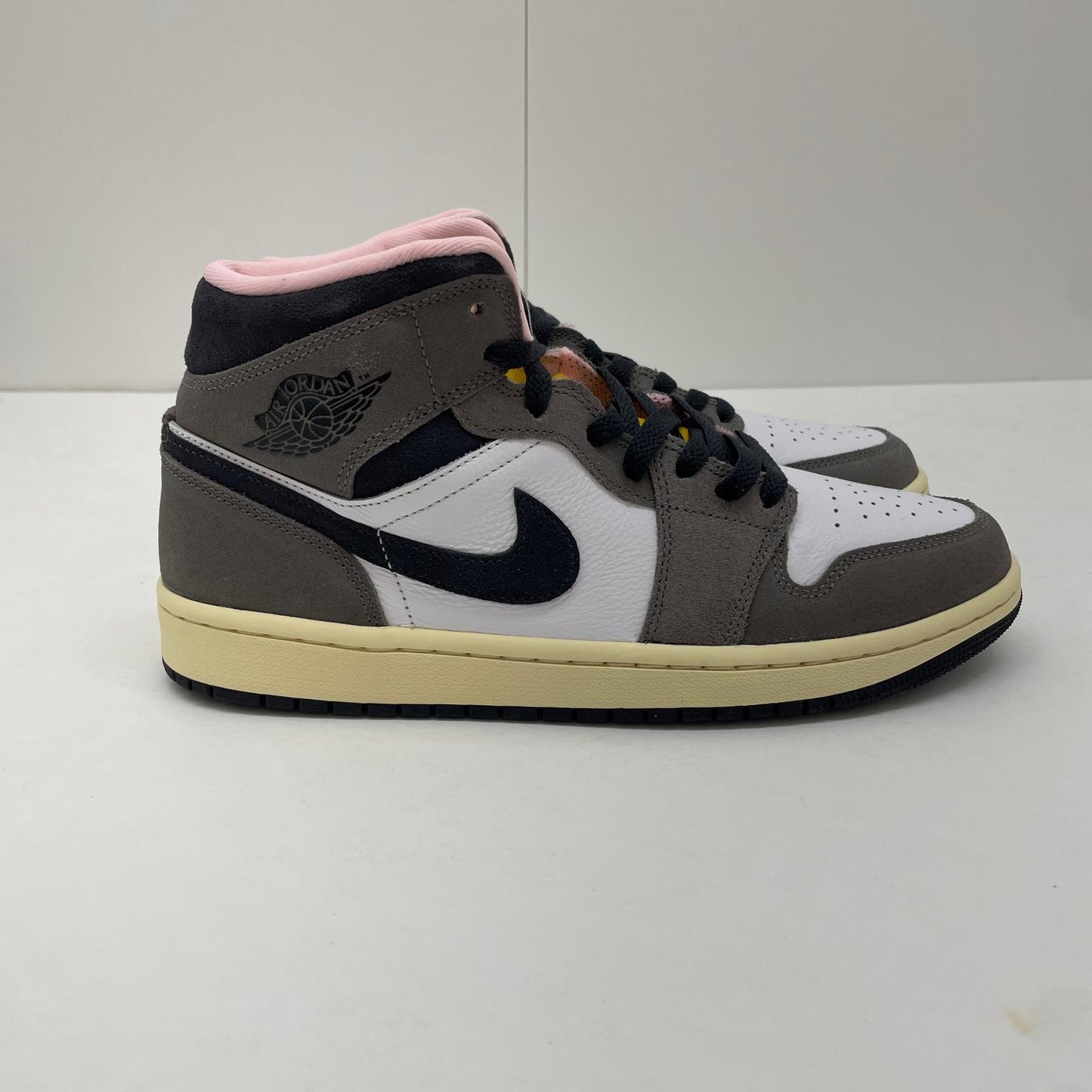 NIKE | ナイキ Air Jordan 1 Mid スニーカー27.0cm HQ2011-100 グレー 27cm【尾張小牧店】