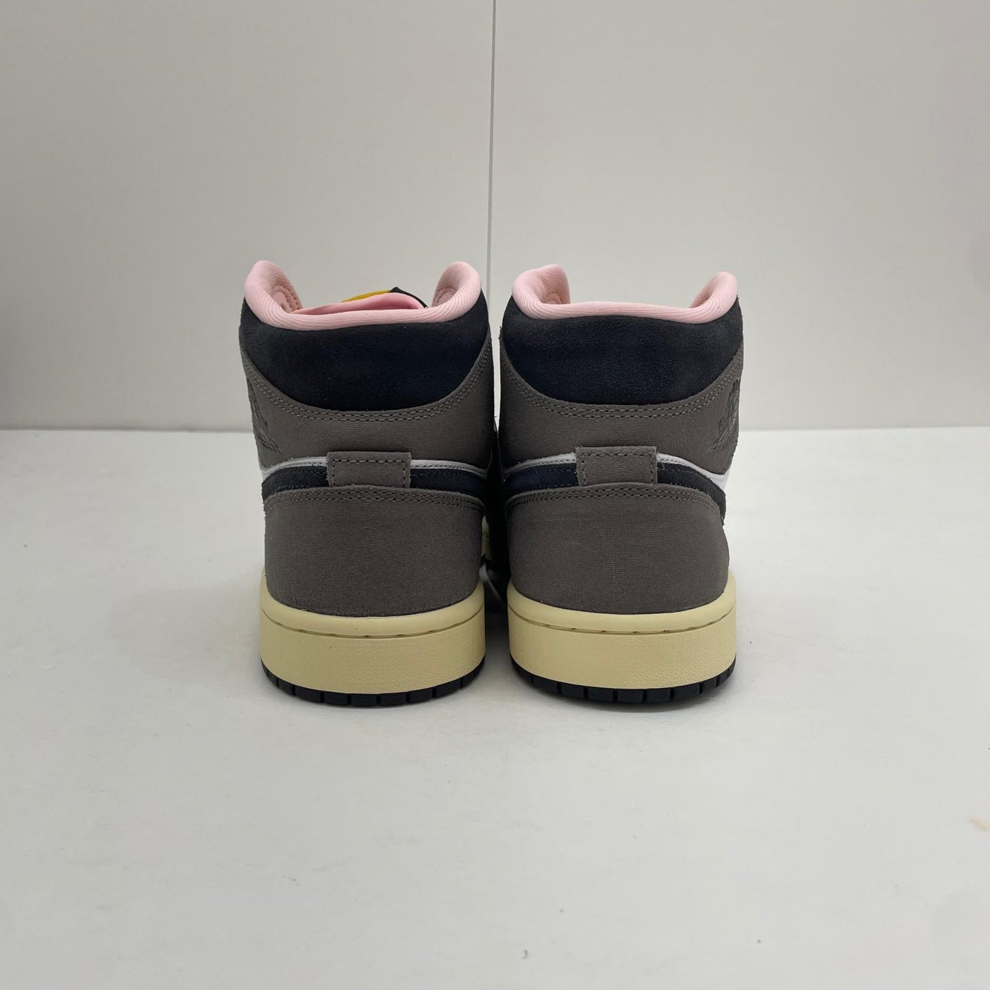 NIKE | ナイキ Air Jordan 1 Mid スニーカー27.0cm HQ2011-100 グレー 27cm【尾張小牧店】