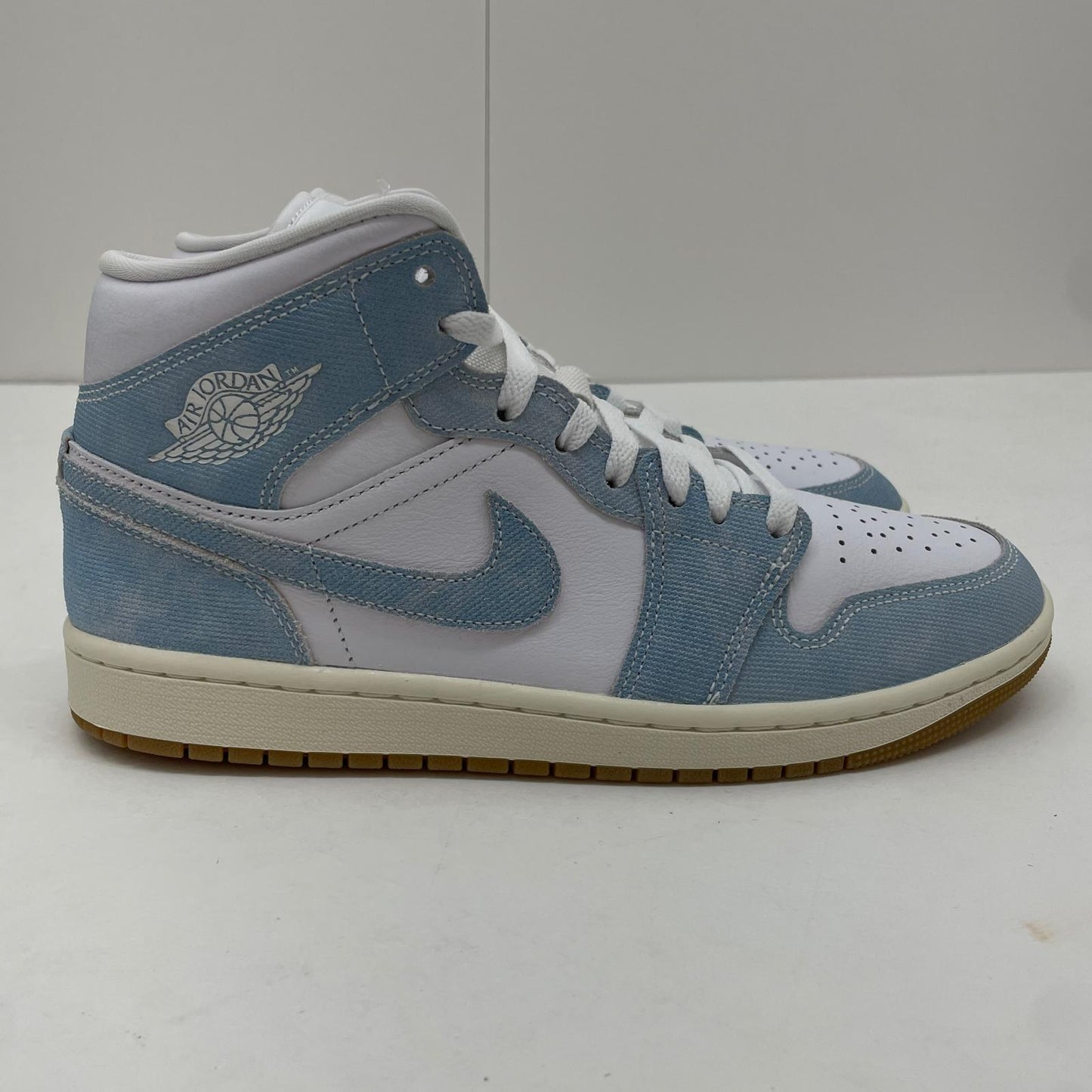 NIKE | ナイキ Women's Air Jordan 1 Mid SE スニーカー 27.0cm HQ2005-100 ブルー 27cm【尾張小牧店】