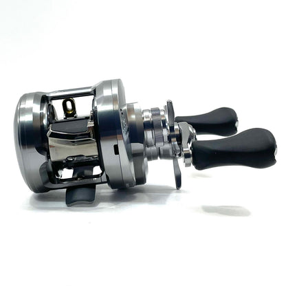 【フィッシング/釣り/釣具/リール】 【ベイトリール/右ハンドル】SHIMANO | シマノ 26カルカッタコンクエスト DC 200HG【尾張小牧店】