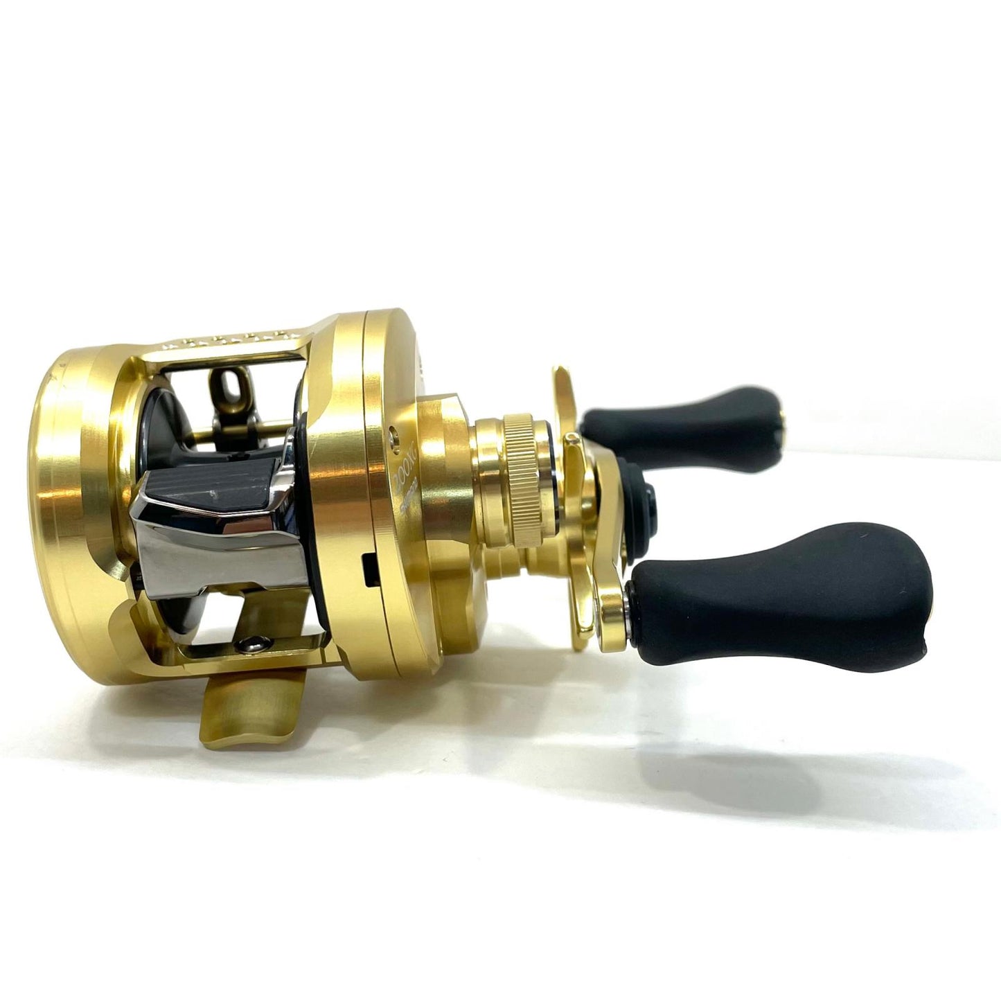 【フィッシング/釣り/釣具/リール】 【ベイトリール/右ハンドル】SHIMANO | シマノ 22カルカッタコンクエスト 200XG【尾張小牧店】