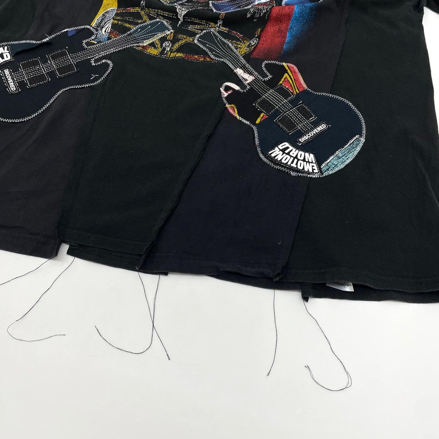 【中古】EMOTIONAL WORLD×DISCOVERED | エモーショナルワールド×ディスカバード 半袖Ｔシャツ ブラック サイズ：FreeSize【尾張小牧店】
