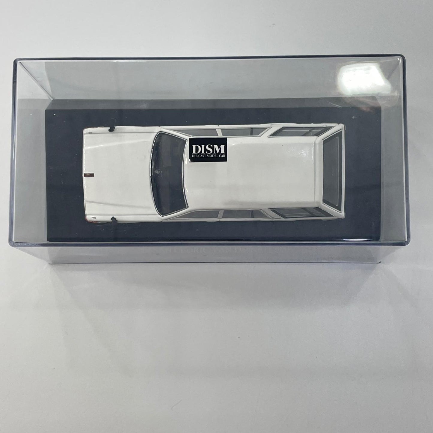 DISM 1/43 Y30セドリックバン 後期型 Deluxe（ピュアホワイト）【尾張小牧店】