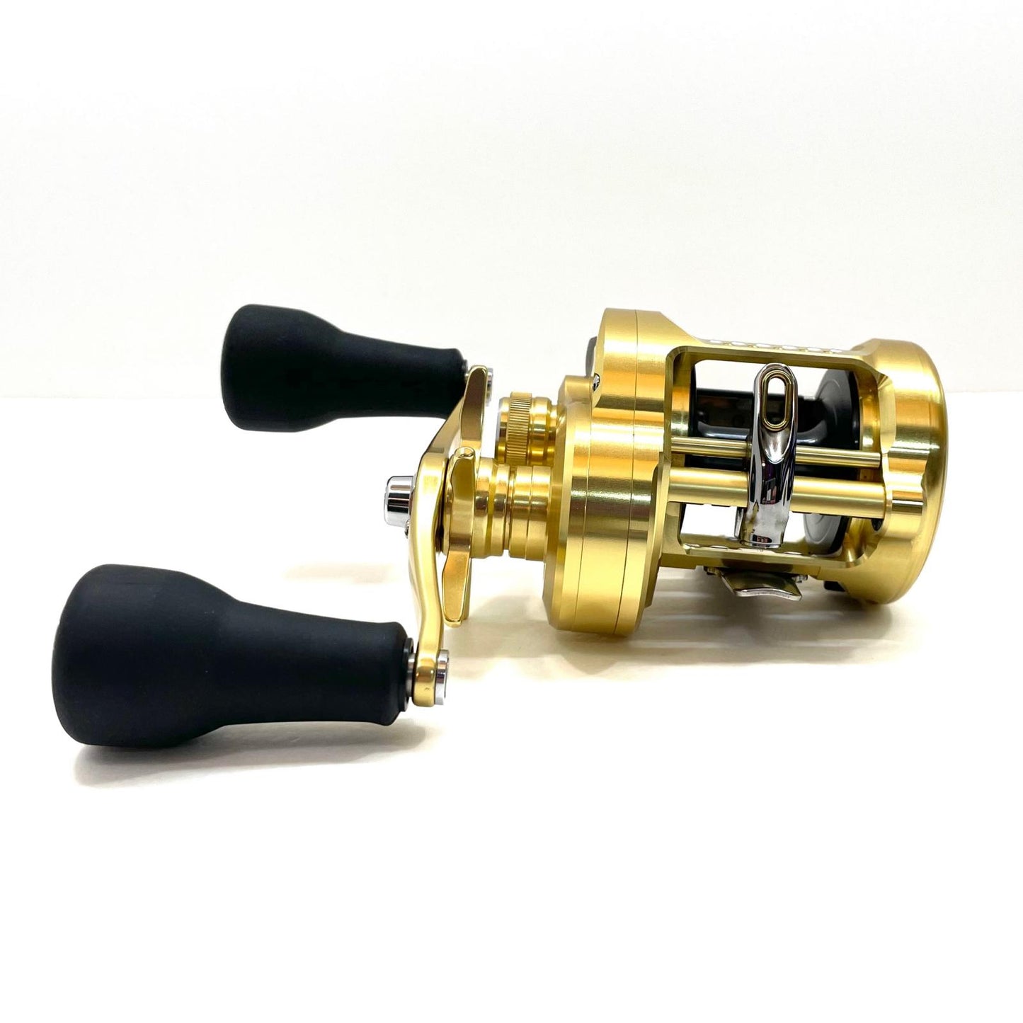 【フィッシング/釣り/釣具/リール】 【ベイトリール/右ハンドル】SHIMANO | シマノ 23カルカッタコンクエストMD 400XGLH【尾張小牧店】