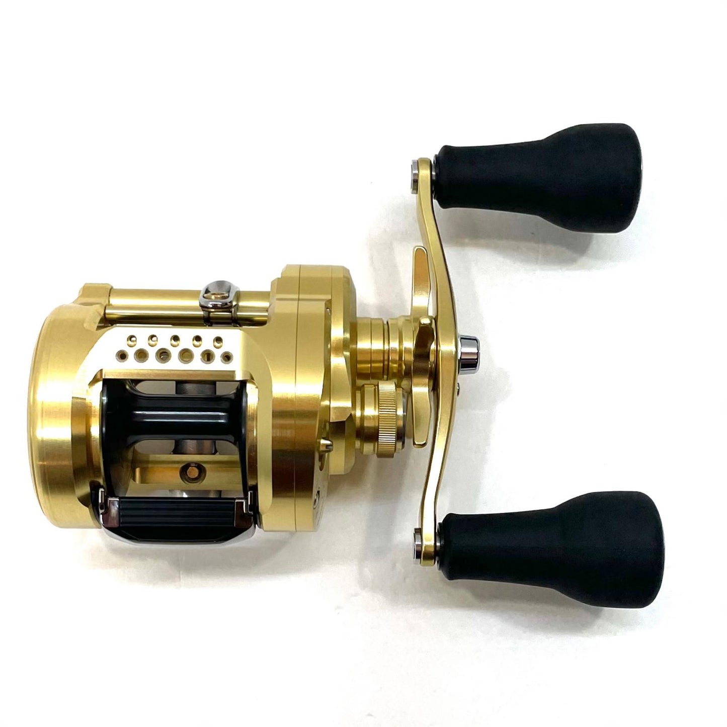 【フィッシング/釣り/釣具/リール】 【ベイトリール/右ハンドル】SHIMANO | シマノ 23カルカッタコンクエストMD 400XGLH【尾張小牧店】