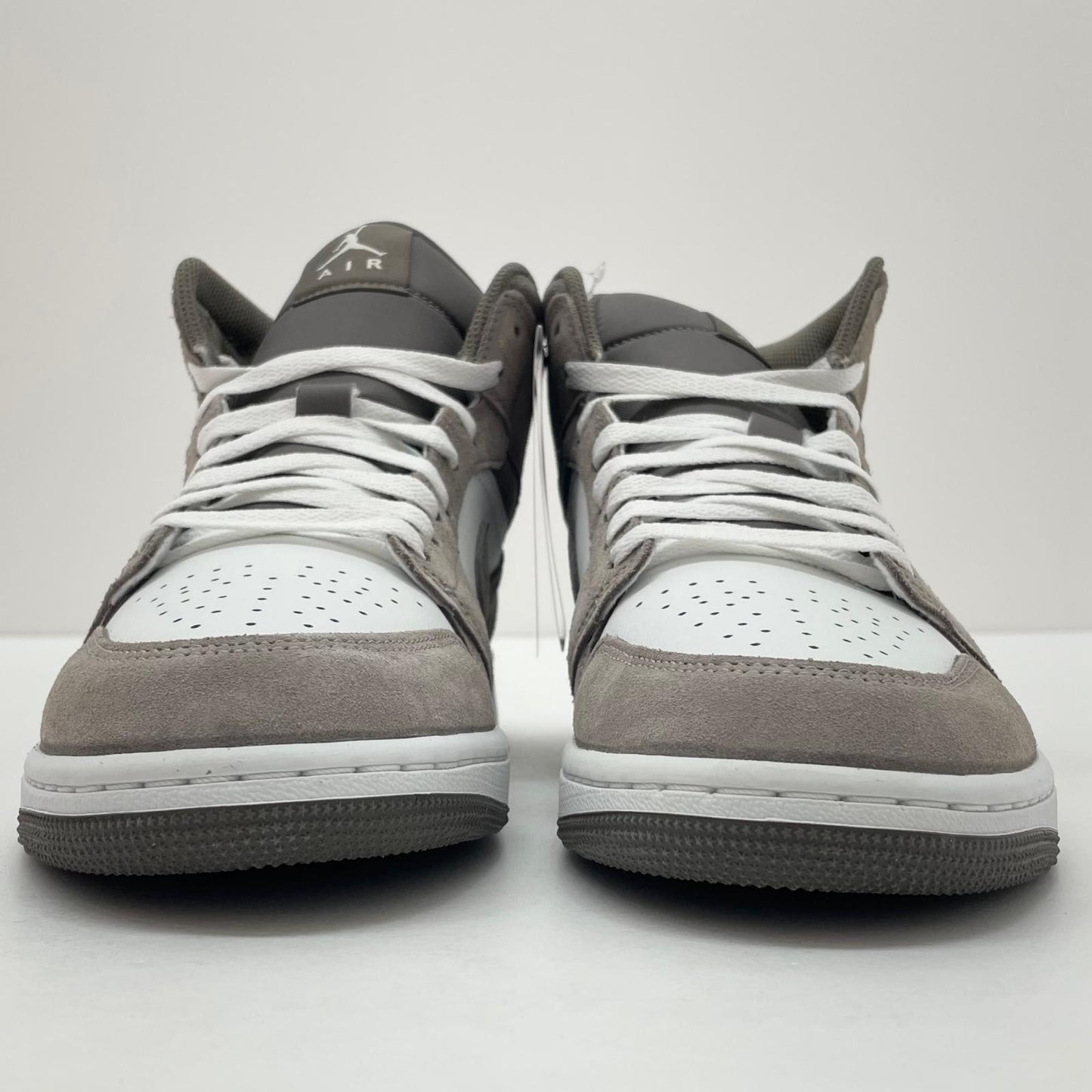 【中古】NIKE | ナイキ AIR JORDAN 1 MID ENIGMA STONE/SUMMIT WHITE/OLIVE GREY　 エア ジョーダン 1 ミッド エニグマ ストーン/サミット ホワイト/オリーブ グレー　スニーカー 靴　DQ8426-003 グレー×ホワイト 27cm【尾張小牧店】