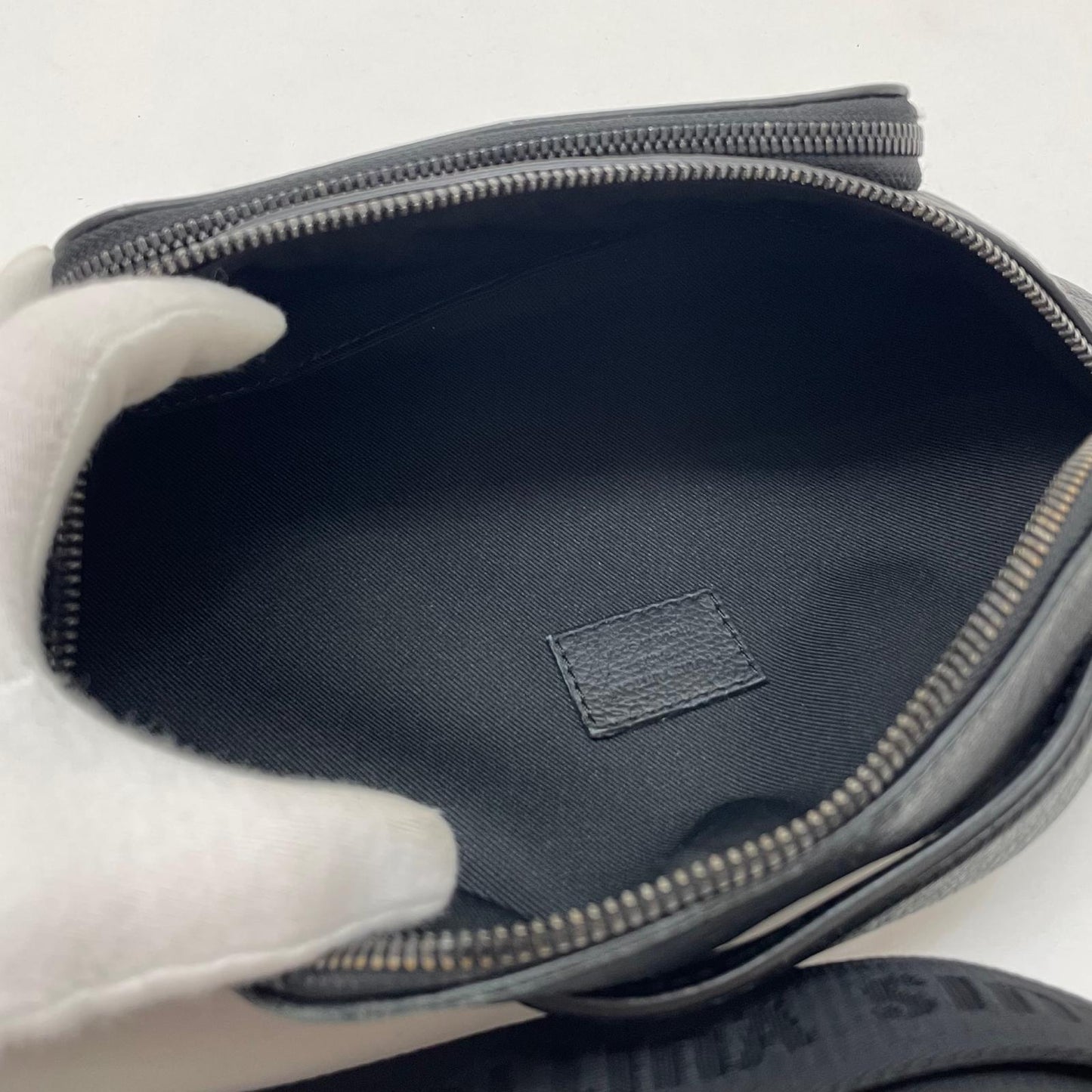 【中古】LOUIS VUITTON | ルイ・ヴィトン モノグラム アンプラント　ラッシュ･バムバッグ　ボディバッグ　ウエストポーチ M47058　ブラック【尾張小牧店】