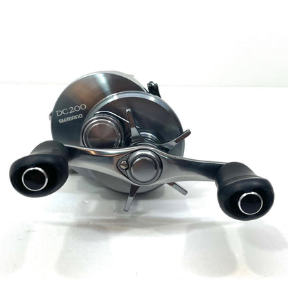 【フィッシング/釣り/釣具/リール】 【ベイトリール/右ハンドル】SHIMANO | シマノ 19カルカッタコンクエストDC 200【尾張小牧店】