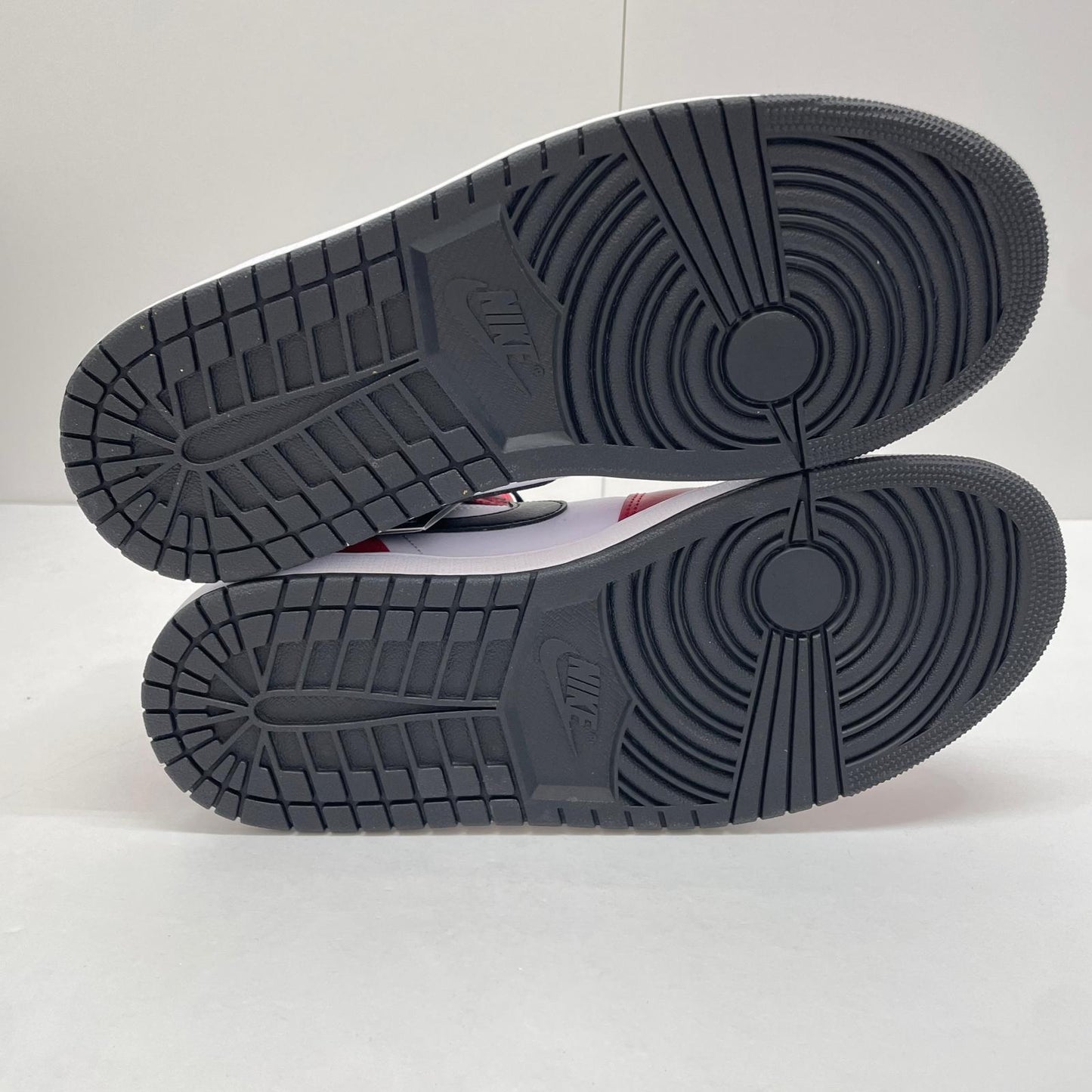 NIKE | ナイキ AIR JORDAN 1 MID スニーカー 554724-069 レッド【尾張小牧店】