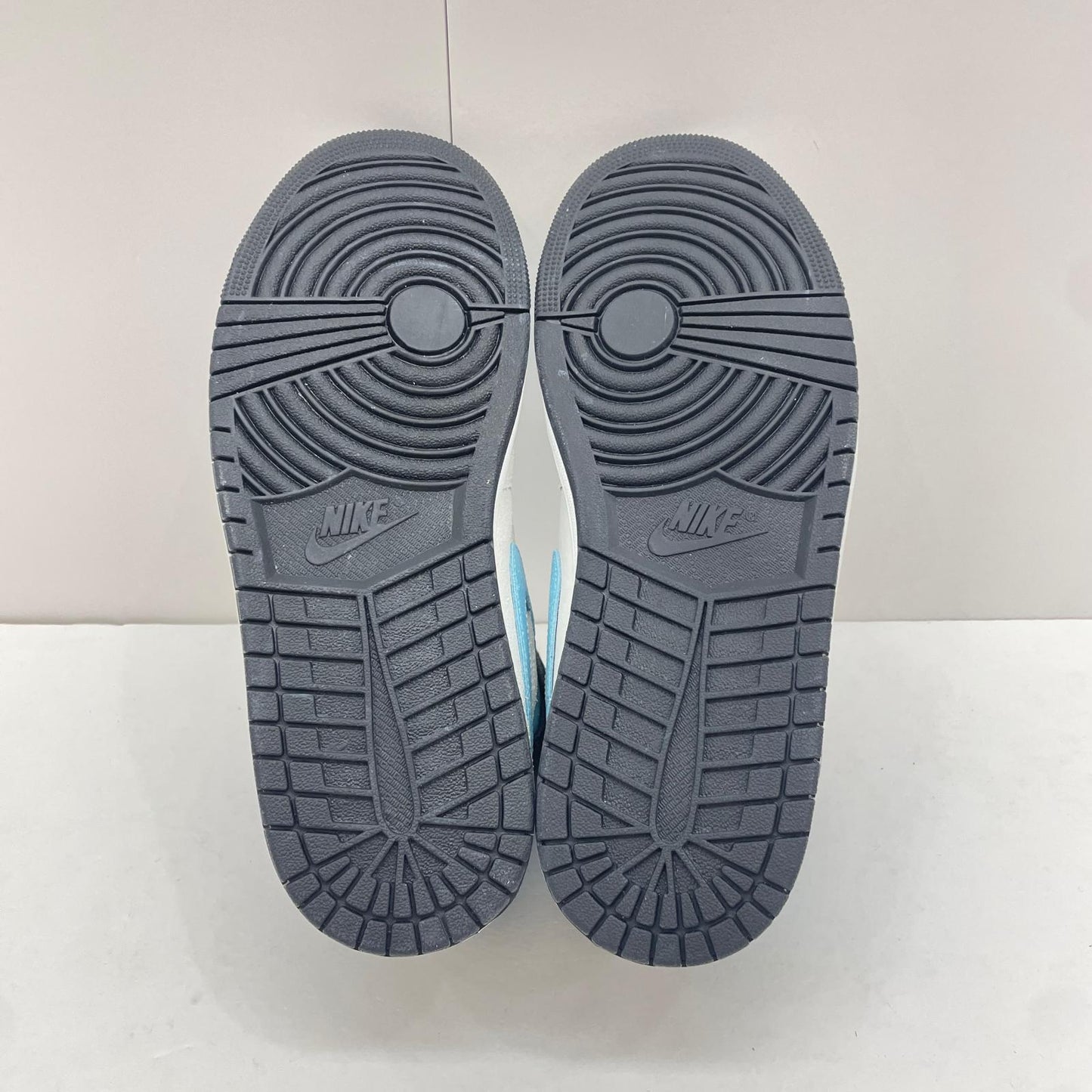 NIKE | ナイキ Air Jordan 1 Mid SE スニーカー 28.0cm IM6567-121 ブルー【尾張小牧店】