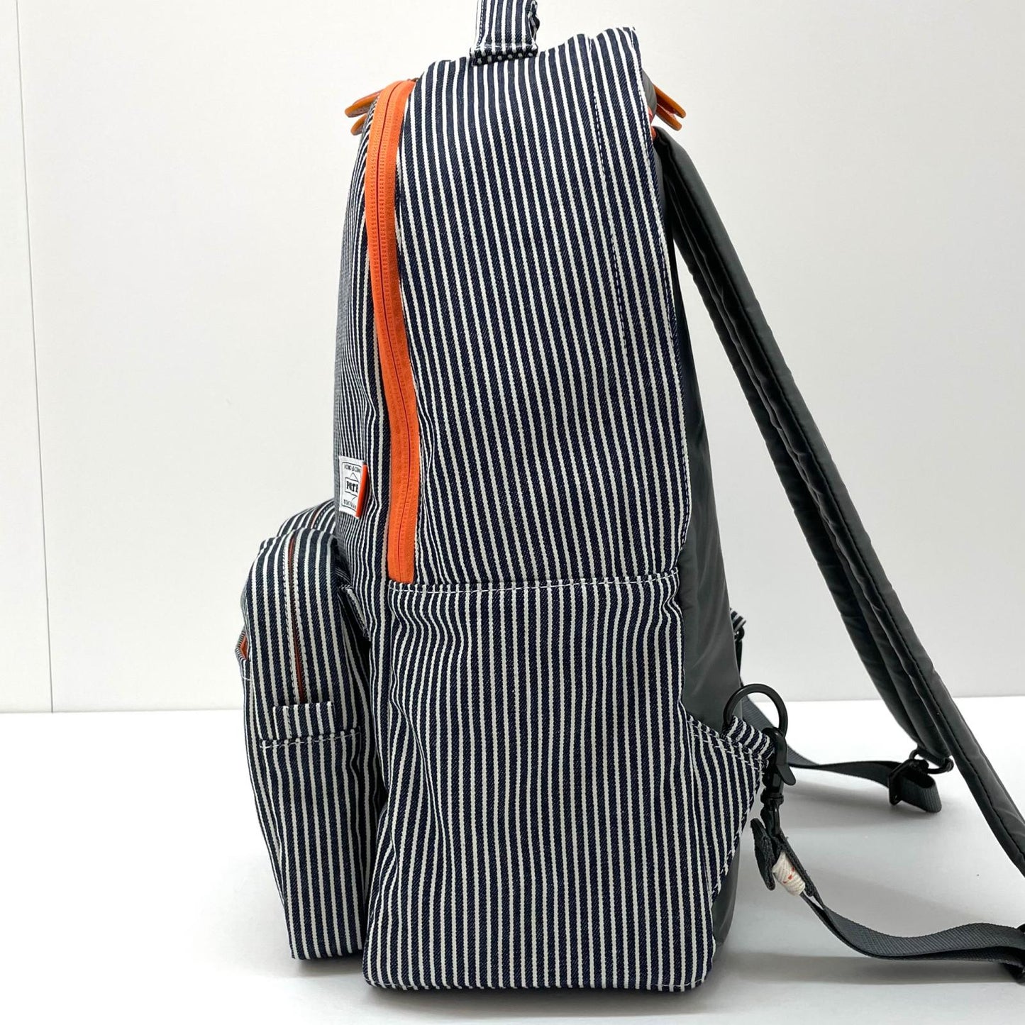 【中古】PORTER×Marc Newson | ポーター×マーク・ニューソン YOSHIDA & Co. 90th Anniversary Project 010　DAYPACK　リュックサック・デイパック 386-26181　ヒッコリー×シルバーグレー【尾張小牧店】