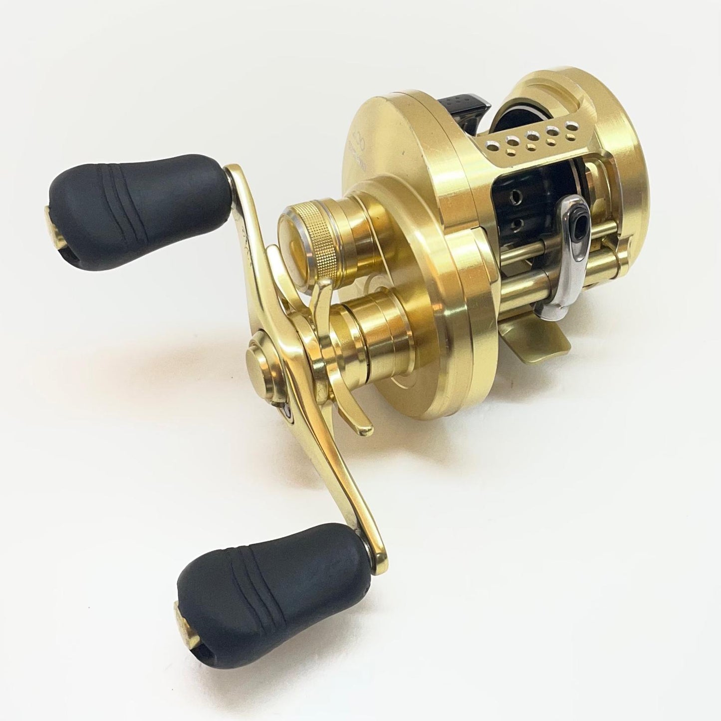 【フィッシング/釣り/釣具/リール】 【ベイトリール/右ハンドル】SHIMANO | シマノ 　※付属品なし　14カルカッタコンクエスト 200【尾張小牧店】