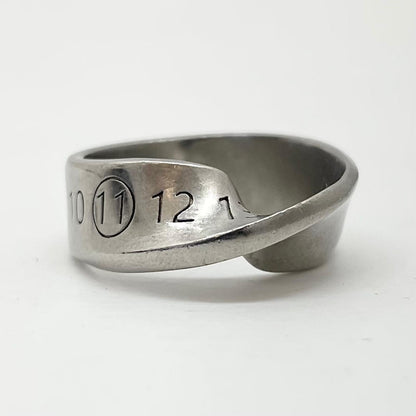 【中古】Maison Margiela | メゾンマルジェラ　ツイストナンバーリングロゴ リング・指輪 シルバー【尾張小牧店】