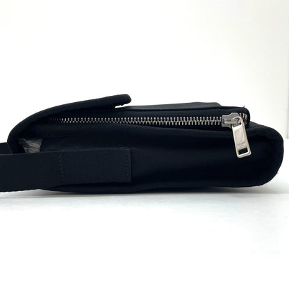 【中古】CELINE | セリーヌ　TREKKING FLAP PHONE ショルダーバッグ 10K032EIY　ブラック【尾張小牧店】