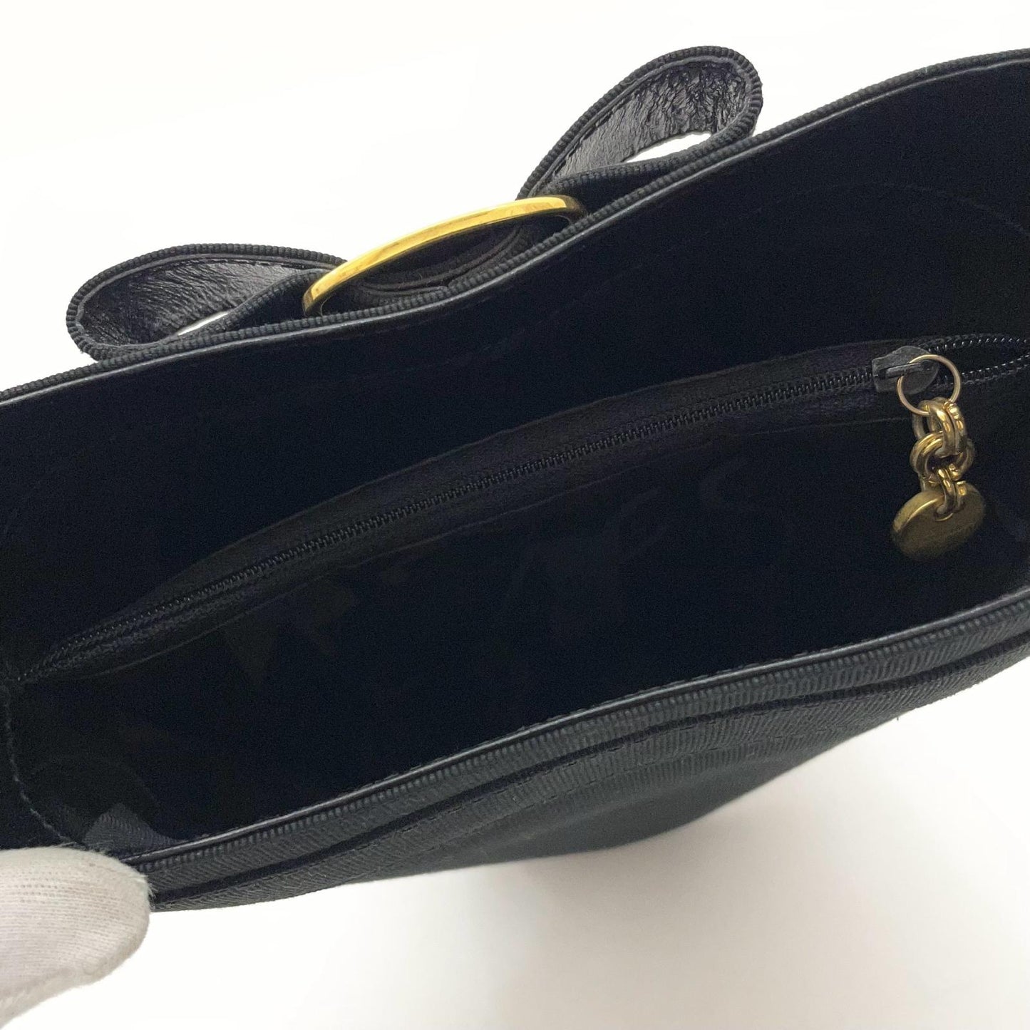 【中古】Salvatore Ferragamo | サルヴァトーレフェラガモ　ヴァラ ハンドバッグ ブラック【尾張小牧店】