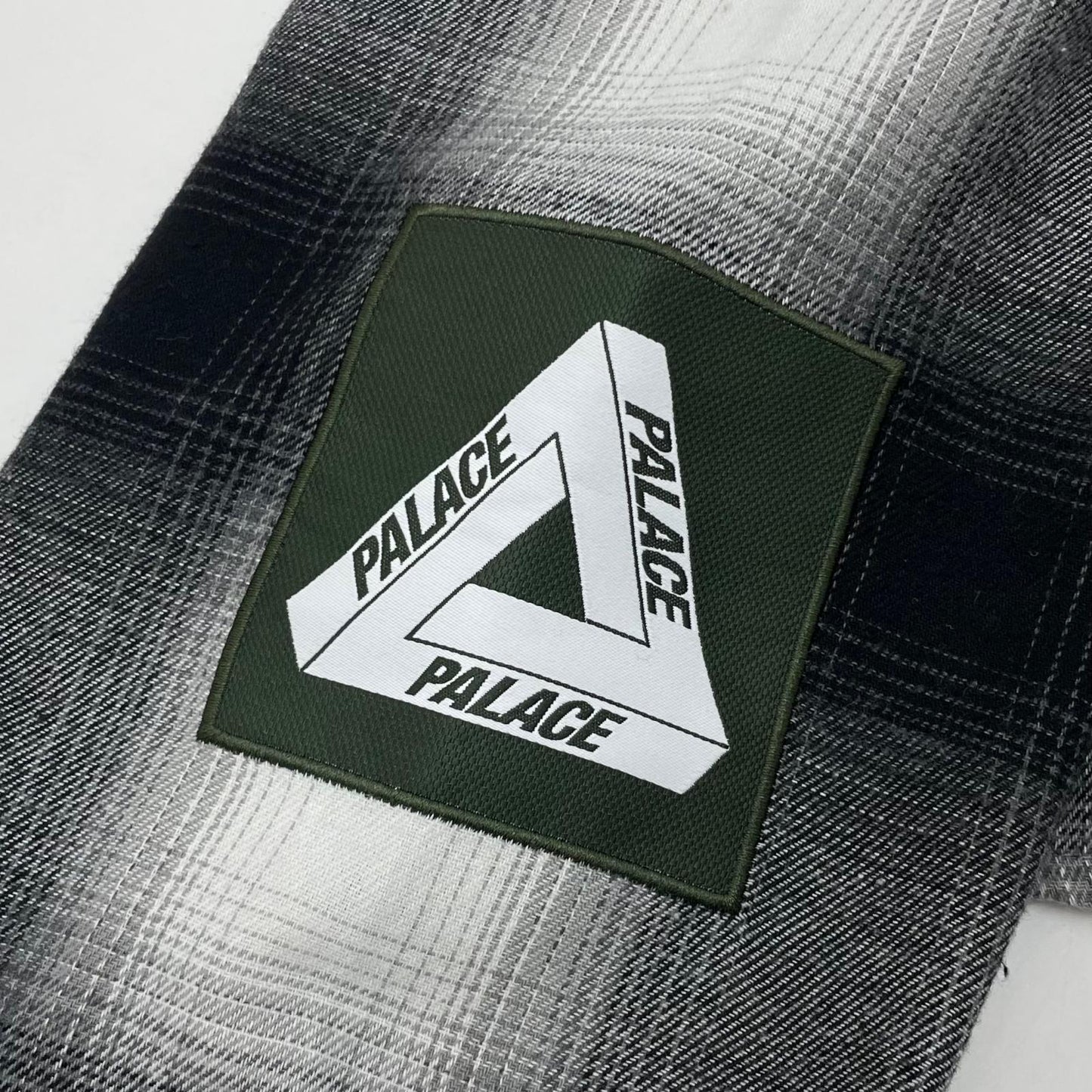 【中古】PALACE SKATEBOARDS | パレススケートボード PATCHY FLANNEL SHIRT チェック柄長袖シャツ ブラック×グレー×グリーン サイズ：S【尾張小牧店】