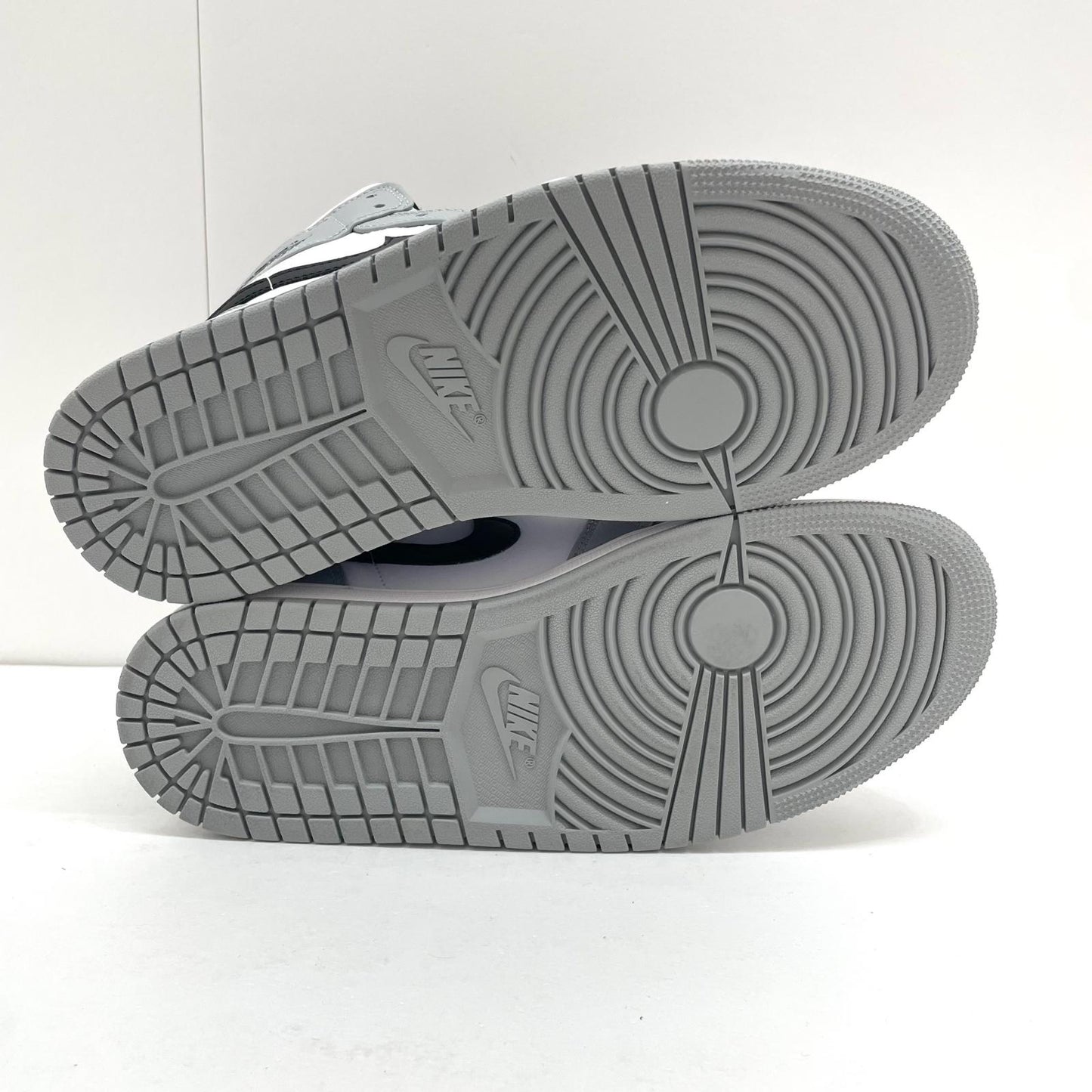 NIKE | ナイキ AIR JORDAN 1 MID スニーカー 26.5cm 554724-092 グレー【尾張小牧店】
