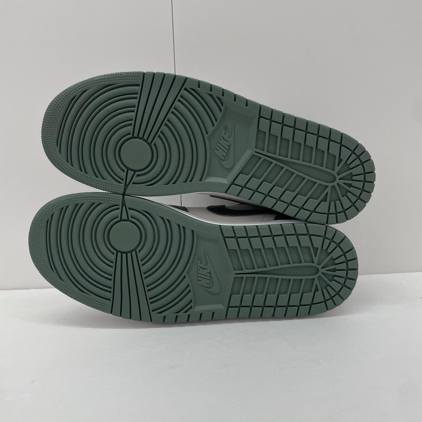 NIKE | ナイキ Air Jordan 1 Low スニーカー 28.0cm 553558-300 カーキ【尾張小牧店】