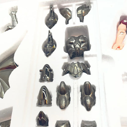【尾張小牧店】BANDAI 聖闘士聖衣大系 神闘士 アルファ星 ドゥベのジークフリート【レトロ】【中古】