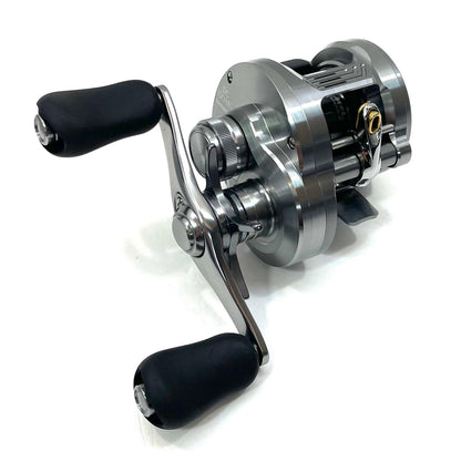 【フィッシング/釣り/釣具/リール】 【ベイトリール/右ハンドル】SHIMANO | シマノ 26カルカッタコンクエストDC 100MG【尾張小牧店】